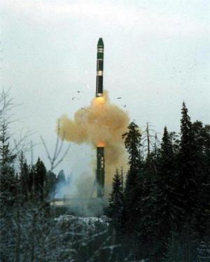 РТ-23УТТХ "Молодец" (15Ж61) - железнодорожный ракетный комплекс